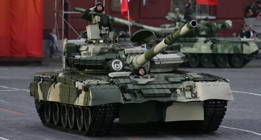 Oekraïense strijdkrachten raken twee Russische T-80BV tanks