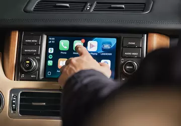 Het officiële infotainmentsysteem met Apple CarPlay ...