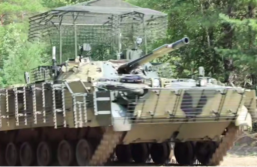 Rusland levert nieuwe batch BMP-3 infanteriegevechtsvoertuigen met verbeterde bescherming aan het leger