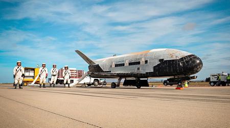 Falcon Heavy stuurt een geheime Amerikaanse Boeing X-37B drone de ruimte in die jaren kan vliegen zonder te landen