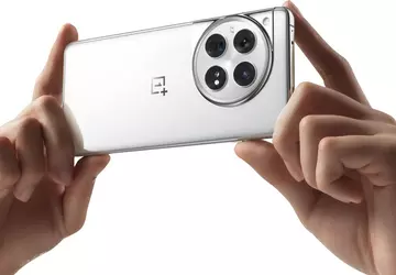 OnePlus 12 Glacial White Edition maakt ...