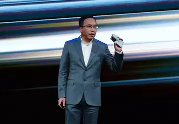 De CEO van Honor stapt onverwacht ...