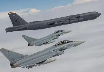 B-52H Stratofortress kernbommenwerpers vlogen dicht langs ...