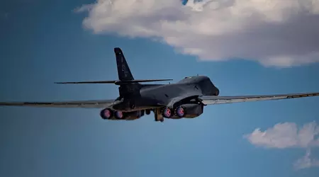 De Amerikaanse luchtmacht heeft een gemoderniseerde B-1B Lancer strategische bommenwerper met BEAST- en Link 16-systemen getest.