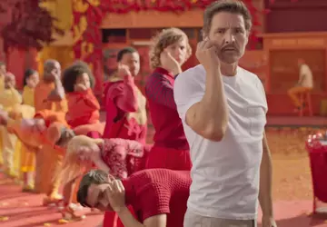 Acteur Pedro Pascal schittert in de ...