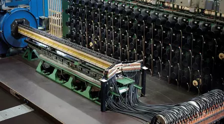 De EU wil een elektromagnetisch railgun maken dat een artilleriegranaat kan versnellen tot 7.400 km/u.