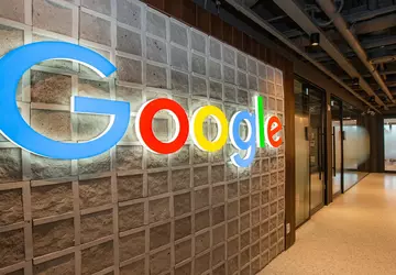 Google integreert AI in zijn diensten: ...
