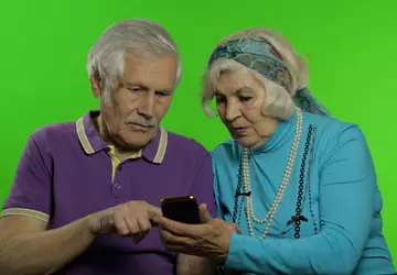 "Smartphone voor iedereen boven de 60: ...