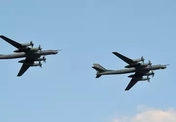 Russen gebruiken autobanden om Tu-95 kernbommenwerpers ...