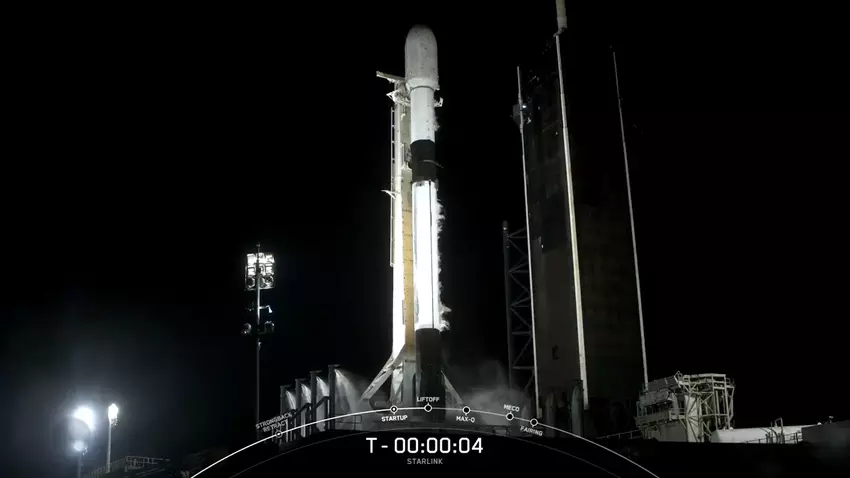 SpaceX heeft al een nieuw record gevestigd voor de meeste lanceringen in een jaar - het bedrijf heeft 62 missies voltooid en 80 procent van de vracht van de aarde naar de ruimte gestuurd.