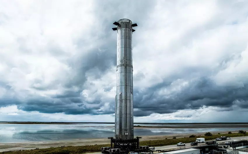 SpaceX heeft alle 33 Raptor-motoren van de Super Heavy-booster voor het Starship-raketsysteem met succes op het vuur getest.