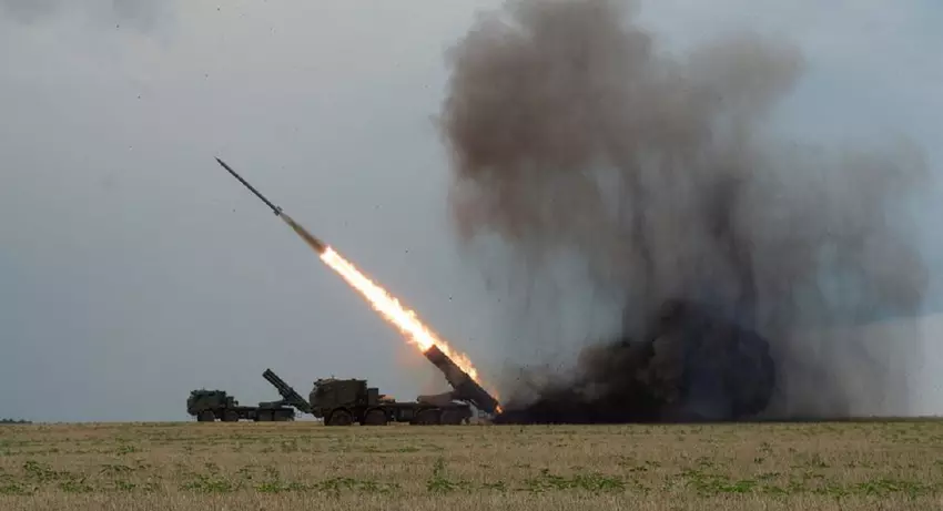 Generale staf toonde video van gezamenlijke raketlanceringen van Oekraïense Uragan en Bureviy meervoudige raketlanceersystemen