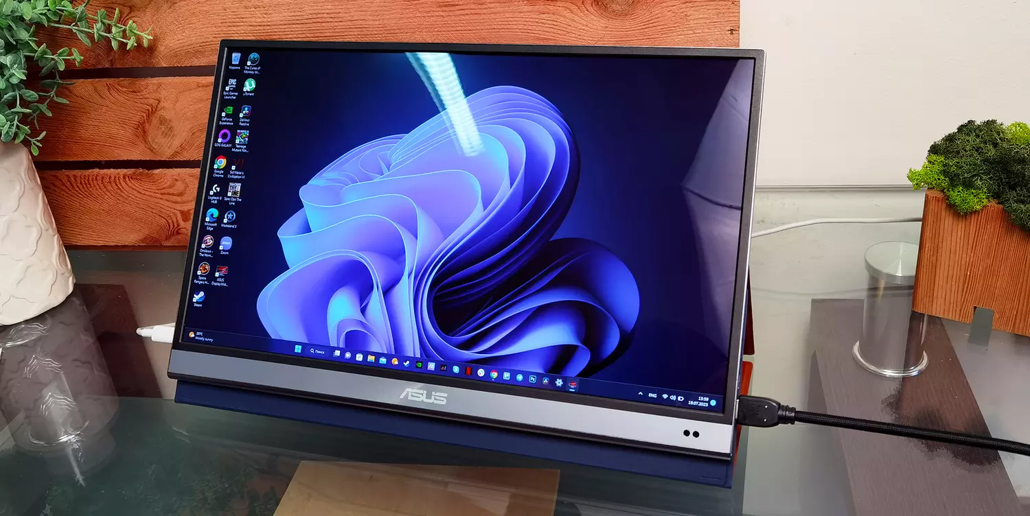 Review van de ASUS ZenScreen OLED MQ16AH draagbare monitor met een heldere OLED-matrix en een dunne metalen behuizing