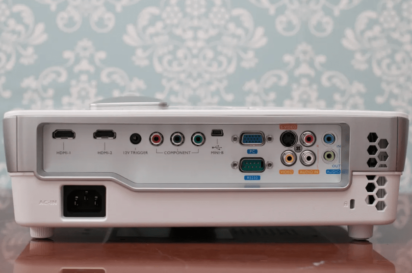 BenQ W1070 of TH575