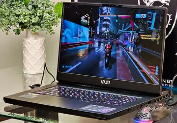 De MSI Titan GT77 HX 13V: ...
