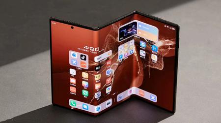 Insider: Samsung onthult begin 2026 een drievoudig opvouwbare smartphone vergelijkbaar met de Huawei Mate XT