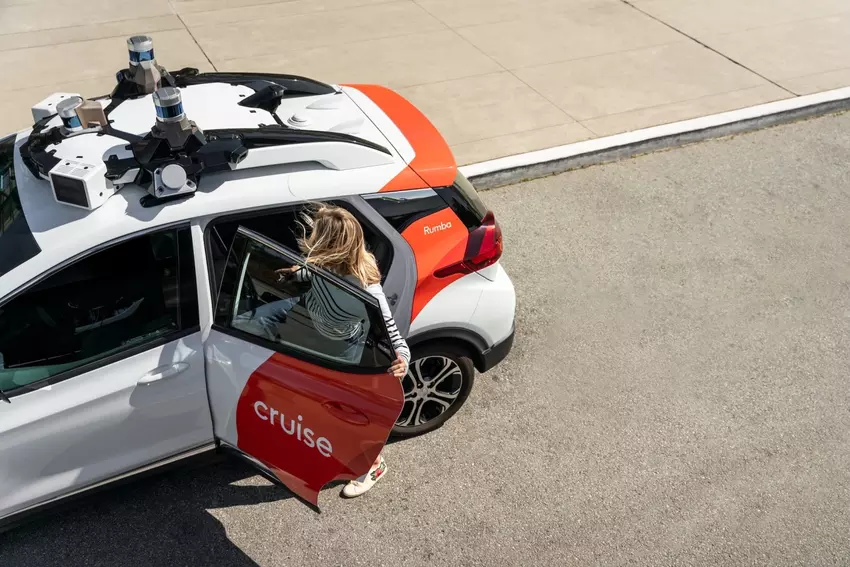 Cruise en Waymo hebben mensen slechte chauffeurs genoemd en aangedrongen op een snellere invoering van robottaxi's