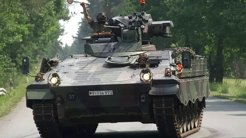 Marder BMP's, artilleriegranaten, RQ-35 Heidrun UAV's en HX81 tank trekker: Duitsland overhandigt Oekraïne nieuw wapenpakket