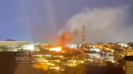 Aanval op een raffinaderij in de regio Kaluga: Russische autoriteiten bevestigen UAV-aanval en brand