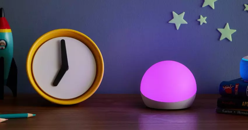 Amazon Echo Glow: slimme lamp met spraakassistent Alexa en 33% korting