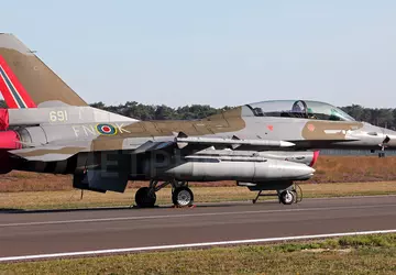 Noorwegen bevestigt overdracht Amerikaanse F-16 Fighting ...