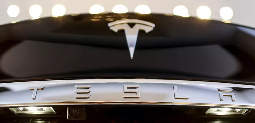 Rechtbank dwingt bestuursleden van Tesla om $735 miljoen aan beloningen terug te betalen - Elon Musk riskeert $56 miljard te verspelen