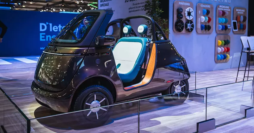 De Microlino Spider wordt gepresenteerd zonder dak en met een luxueuzer interieur.