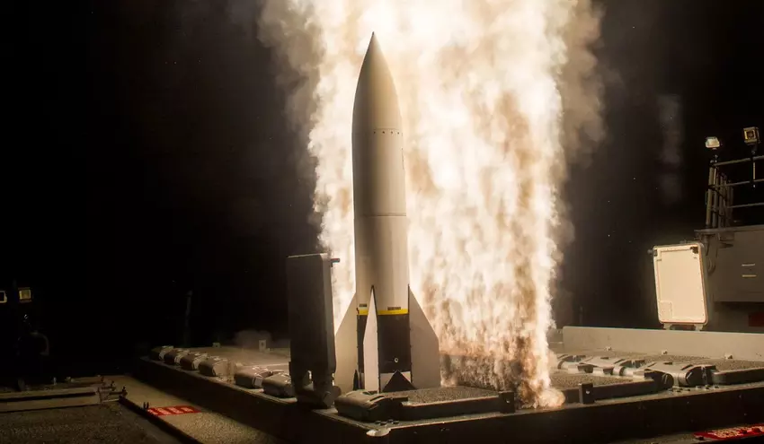 Republikeinen keuren meerjarenfinanciering voor de aankoop van Standard Missile 6 raketonderscheppingsraketten en AIM-120 AMRAAM vliegtuigraketten af