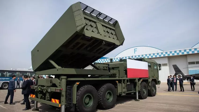 Republiek Korea stuurt eerste K239 Chunmoo raketsysteem naar Polen met een maximaal lanceerbereik van 290 km