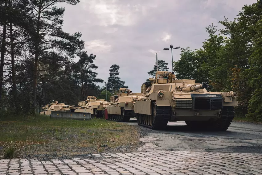 VS toont Abrams M1A1 tanks om Oekraïense bemanningen te trainen
