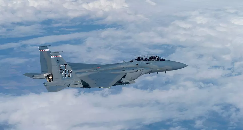 Indonesië is van plan om 24 gemoderniseerde F-15EX Eagle II gevechtsvliegtuigen te kopen voor een bedrag van $ 80-106 miljoen, ondanks dat het Rafale heeft gekocht en F-16's, Su-27's en Su-30's heeft.