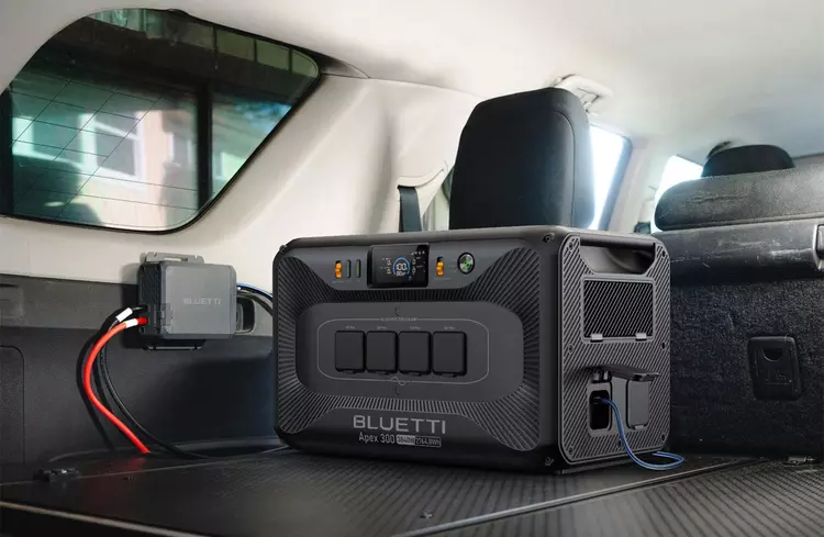 BLUETTI Apex 300: een powerbank op ...