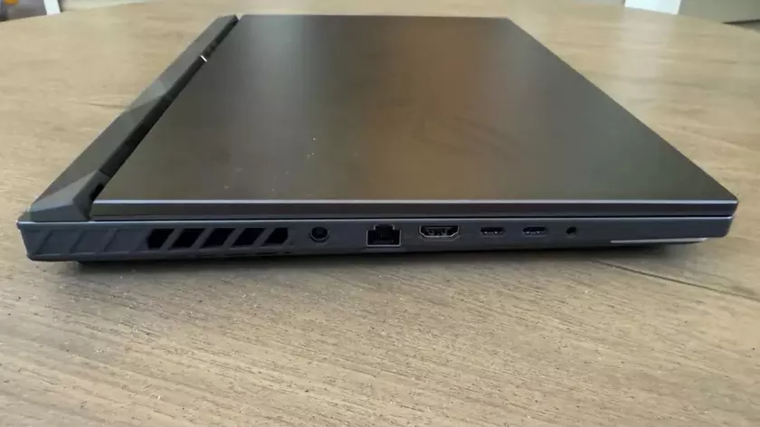 ROG Strix G16 versus ROG Zephyrus G16