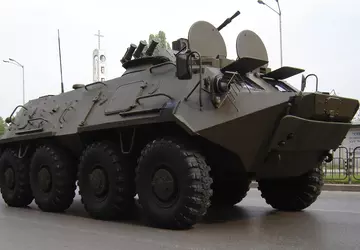 Bulgarije overhandigt 100 beloofde pantserwagens aan ...