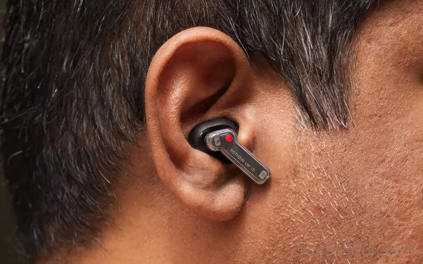 Nothing Ear (1) - draadloze hoofdtelefoon van het merk Nothing