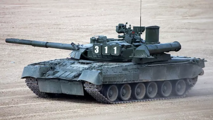 De Oekraïense strijdkrachten gebruiken een zeer zeldzame "vrouwelijke" T-80UE-1 showman tank, die werd veroverd op het Russische leger.