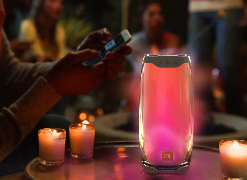 JBL Pulse 4 op Amazon: draadloze luidspreker met achtergrondverlichting, IPX7-bescherming en een batterijlevensduur tot 12 uur voor $ 124,99 ($ 124 korting)