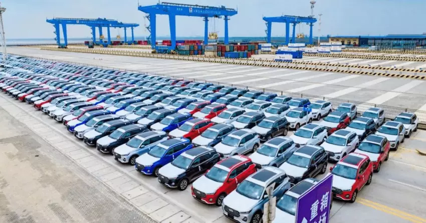 In 2024 produceerde China 31,282 miljoen voertuigen en steeg de export van PHEV's met 190 procent.
