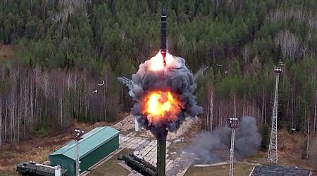 De Russen hebben de intercontinentale ballistische raket SS-27 Mod 2 gelanceerd met een bereik van 12.000 kilometer, die een kernkop met een kracht tot 500 kiloton kan dragen.