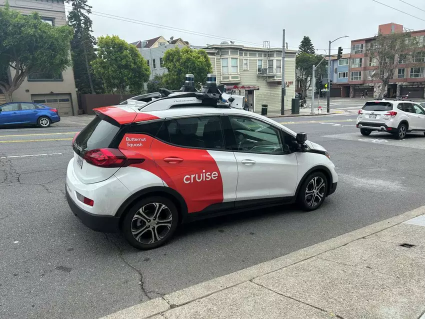 Brandweerlieden in San Francisco gaven twee Cruise-robotaxi's de schuld voor het blokkeren van een ambulance met een patiënt die later overleed.
