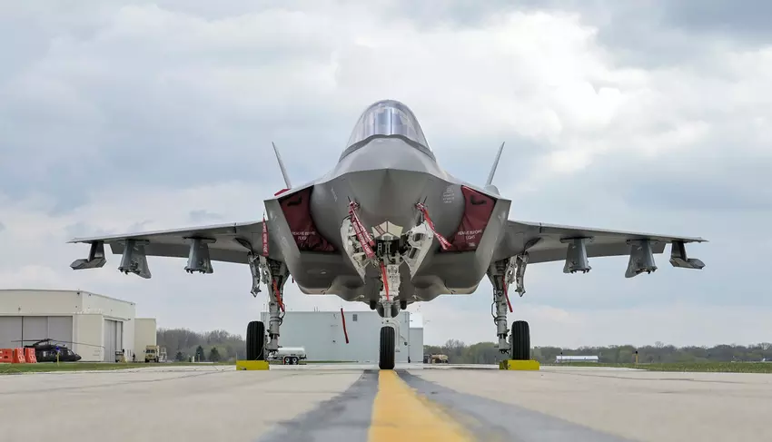 Wisconsin Air National Guard ontvangt drie F-35 Lightning II gevechtsvliegtuigen van de vijfde generatie