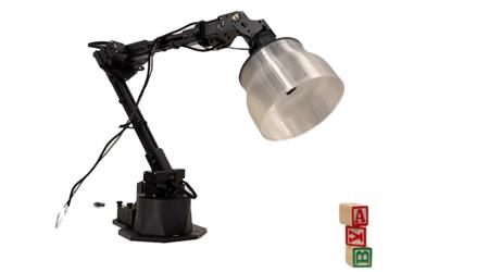 Het is cooler dan Pixar: Apple heeft een prototype gemaakt van een slimme lamp die commando's kan opvolgen, kan communiceren en zelfs kan dansen