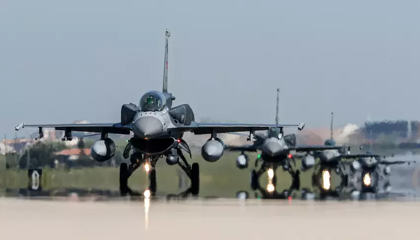 Turkije kondigde het ÖZGÜR-2 project aan om al zijn F-16 gevechtsvliegtuigen van de vierde generatie (Block 30, Block 40 en Block 50) te moderniseren.