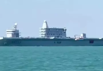 China lanceert onbekend vliegdekschip met civiele ...