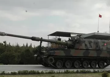 Turkije ontving de eerste zelfrijdende Firtina ...