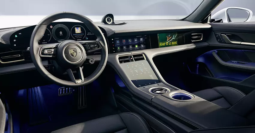 Porsche zal het PCM-systeem in de 911, Taycan, Panamera en Cayenne bijwerken voor modeljaar 2026.