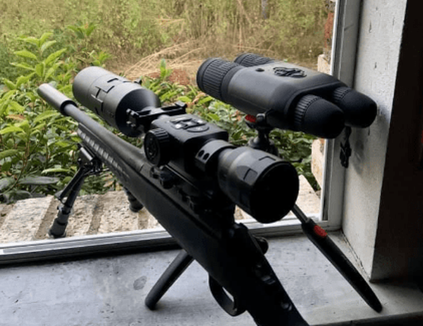 ATN BINOX 4K verrekijker met afstandsmeter