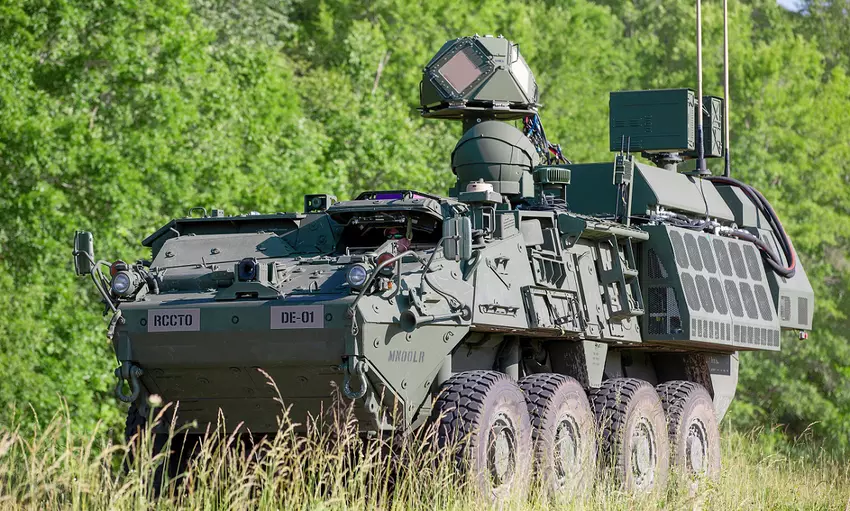 Stryker pantserwagens krijgen een 50W DE M-SHORAD laserwapen voor het vernietigen van raketten, vliegtuigen, helikopters en drones.