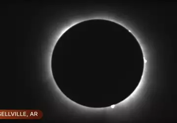 De eerste beelden van de zonsverduistering ...