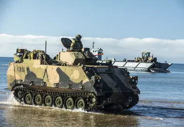 M113 pantserwagens, MAN 40M trucks en ...